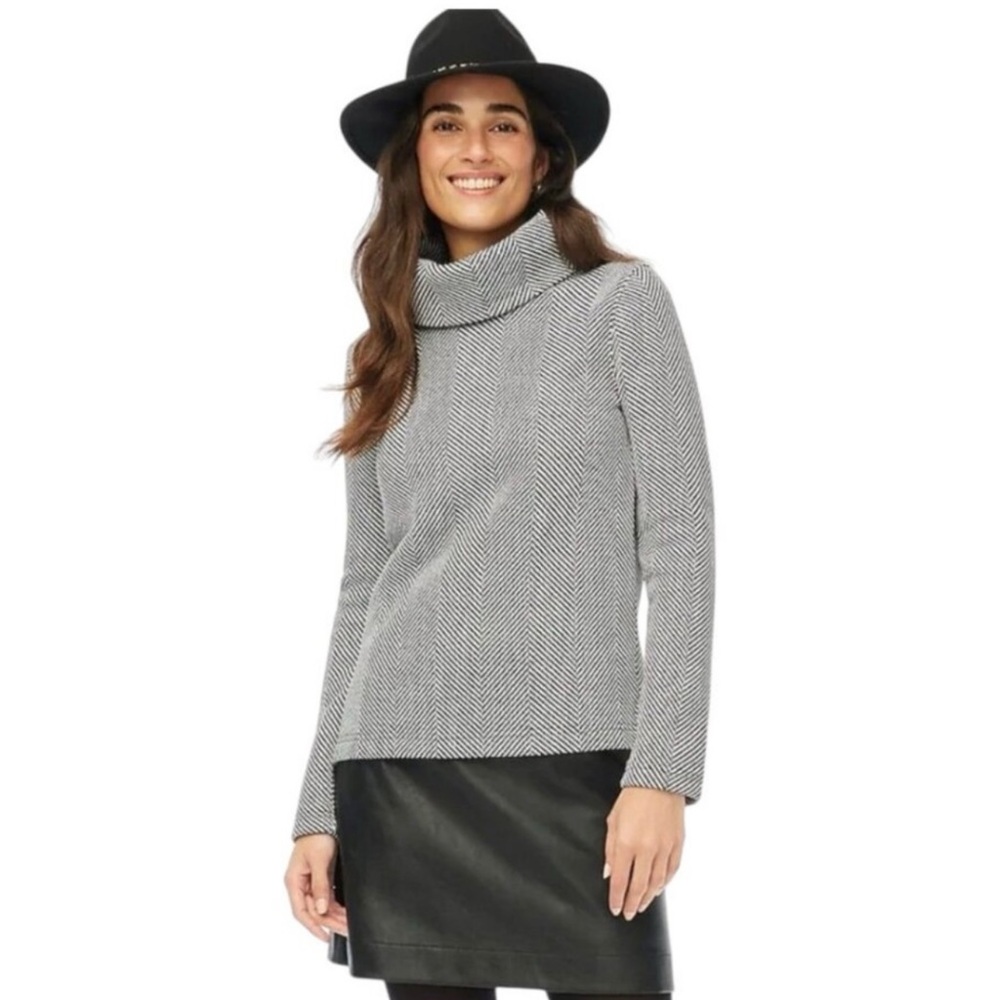 J. CREW | Black and White Long Sleeve Funnel Neck Pullover Top‎ Sz. Medium